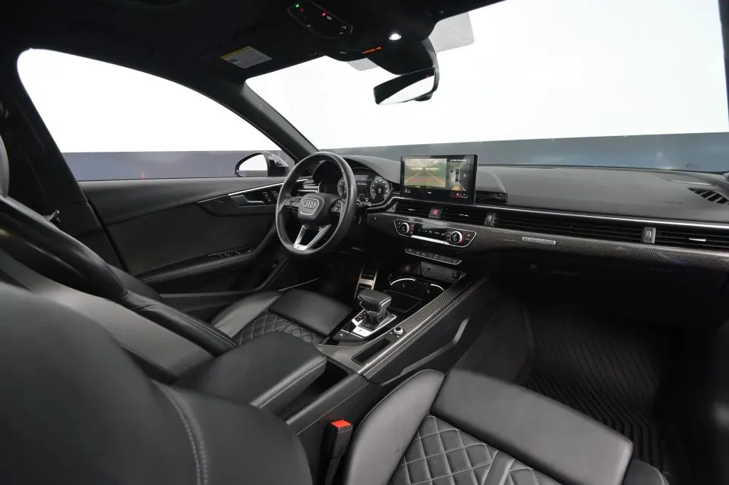 Audi S4 photo 46