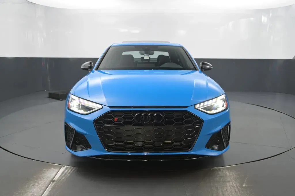 Audi S4 photo 8