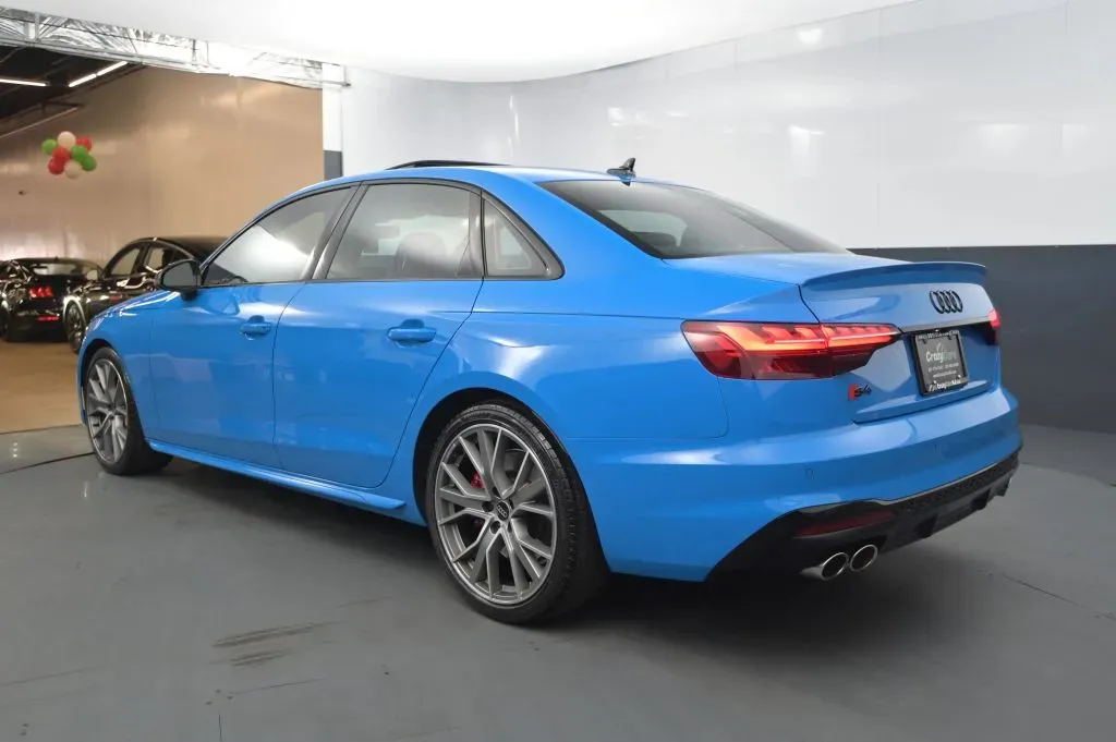 Audi S4 photo 3