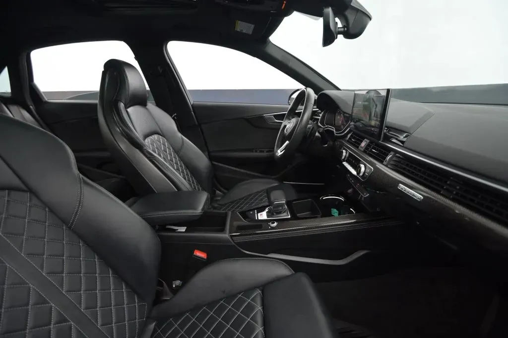 Audi S4 photo 49