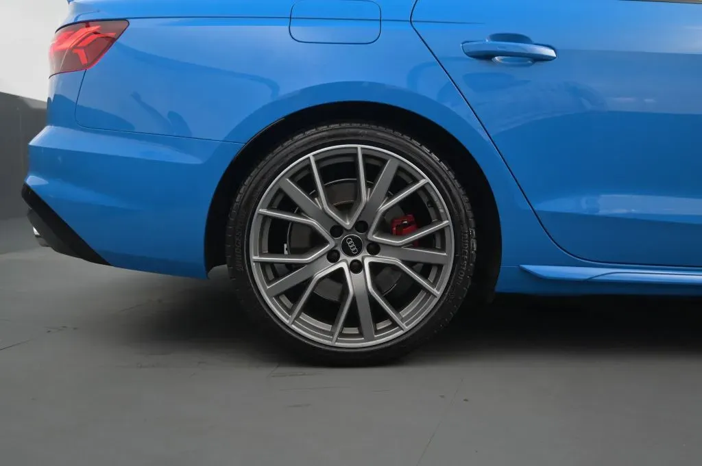 Audi S4 photo 18