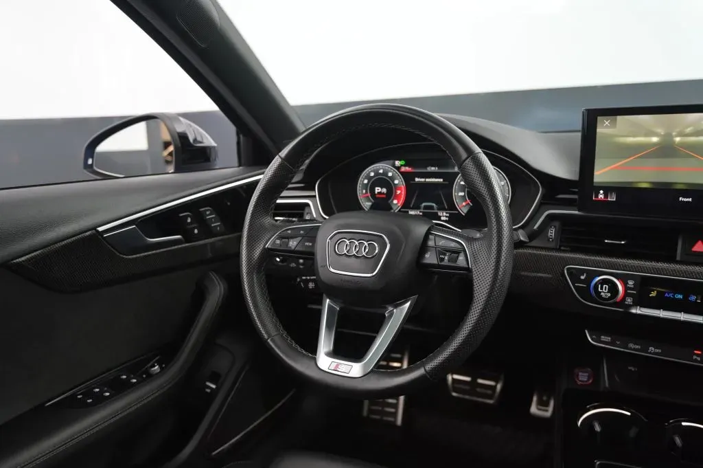 Audi S4 photo 34
