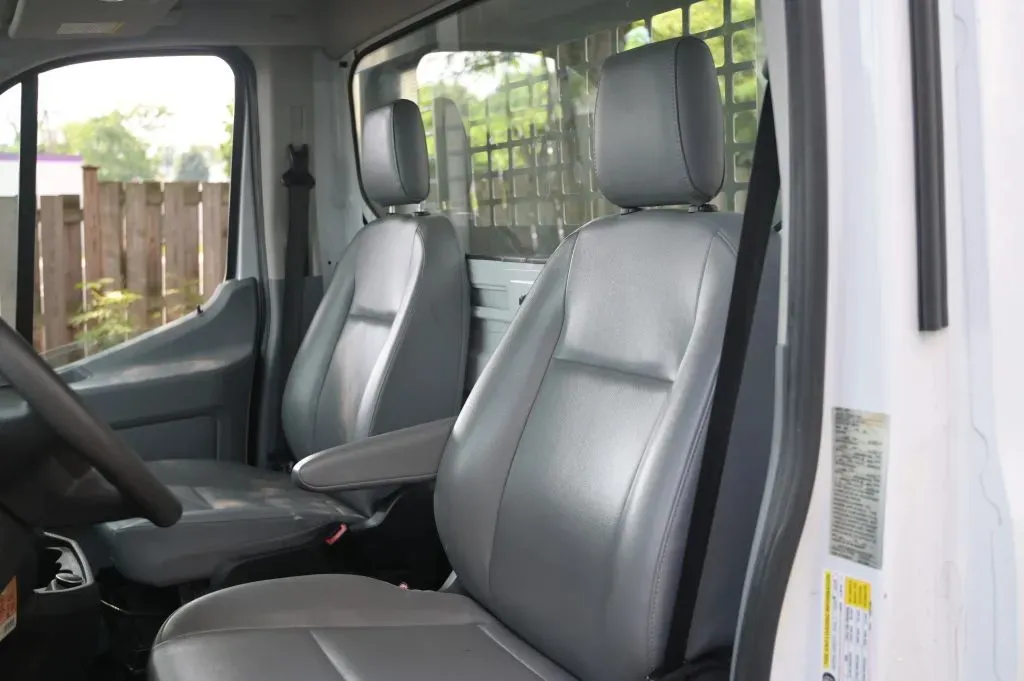 Ford Transit photo 26
