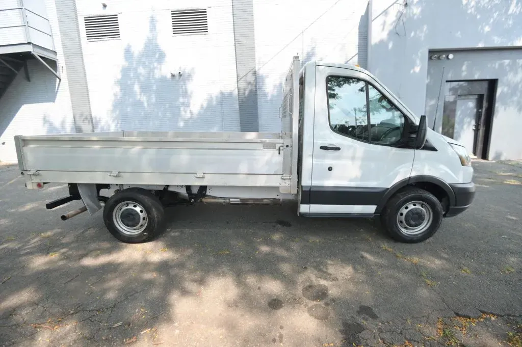 Ford Transit photo 6