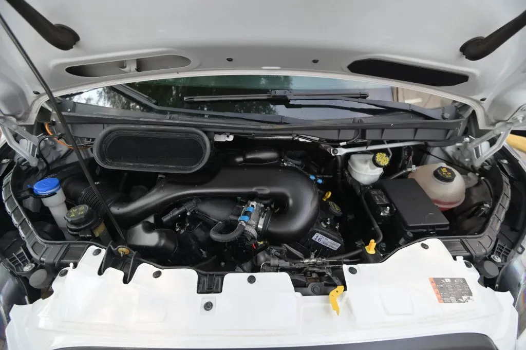 Ford Transit photo 21