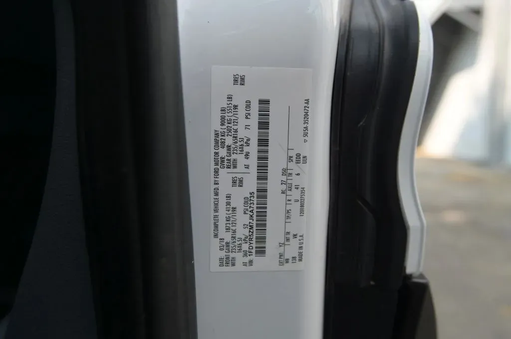 Ford Transit photo 22