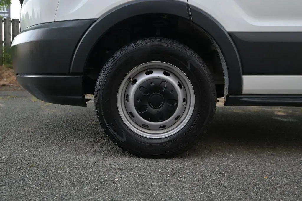 Ford Transit photo 11