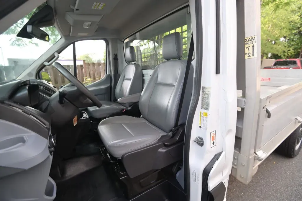 Ford Transit photo 25