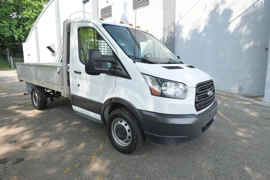 Ford Transit photo 7