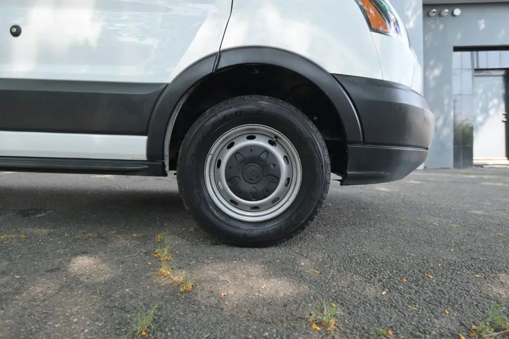 Ford Transit photo 20