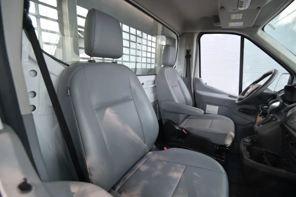 Ford Transit photo 37