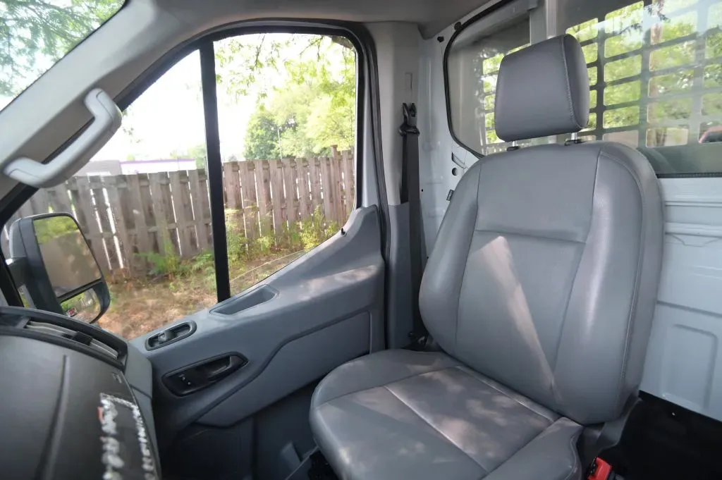 Ford Transit photo 35