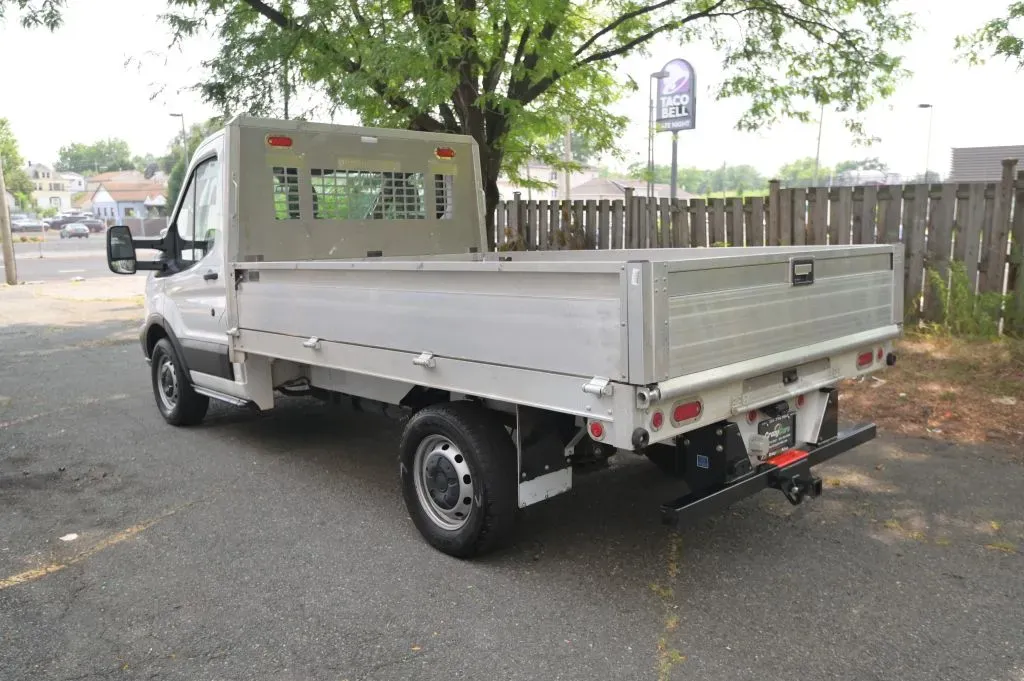 Ford Transit photo 3