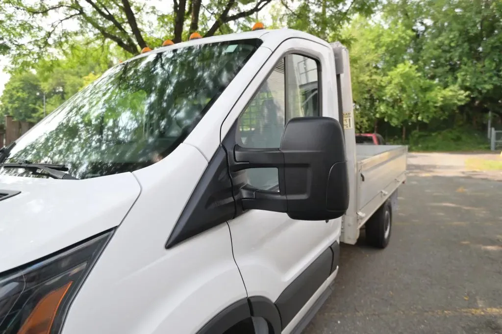 Ford Transit photo 10