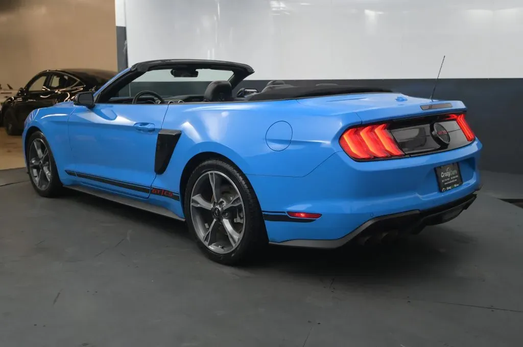 Ford Mustang photo 3