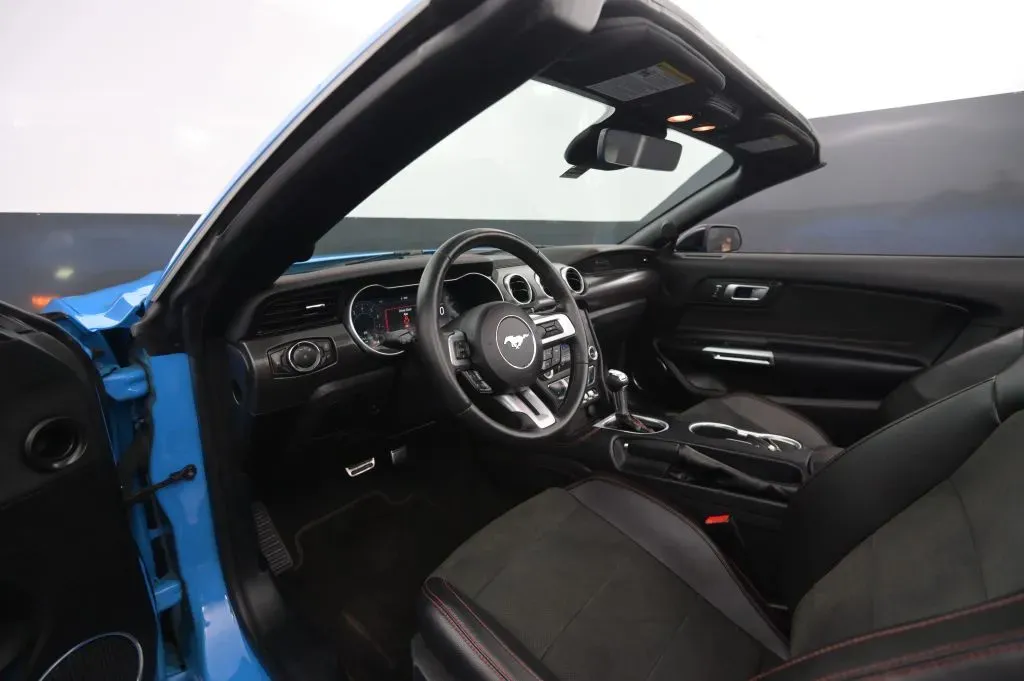 Ford Mustang photo 39