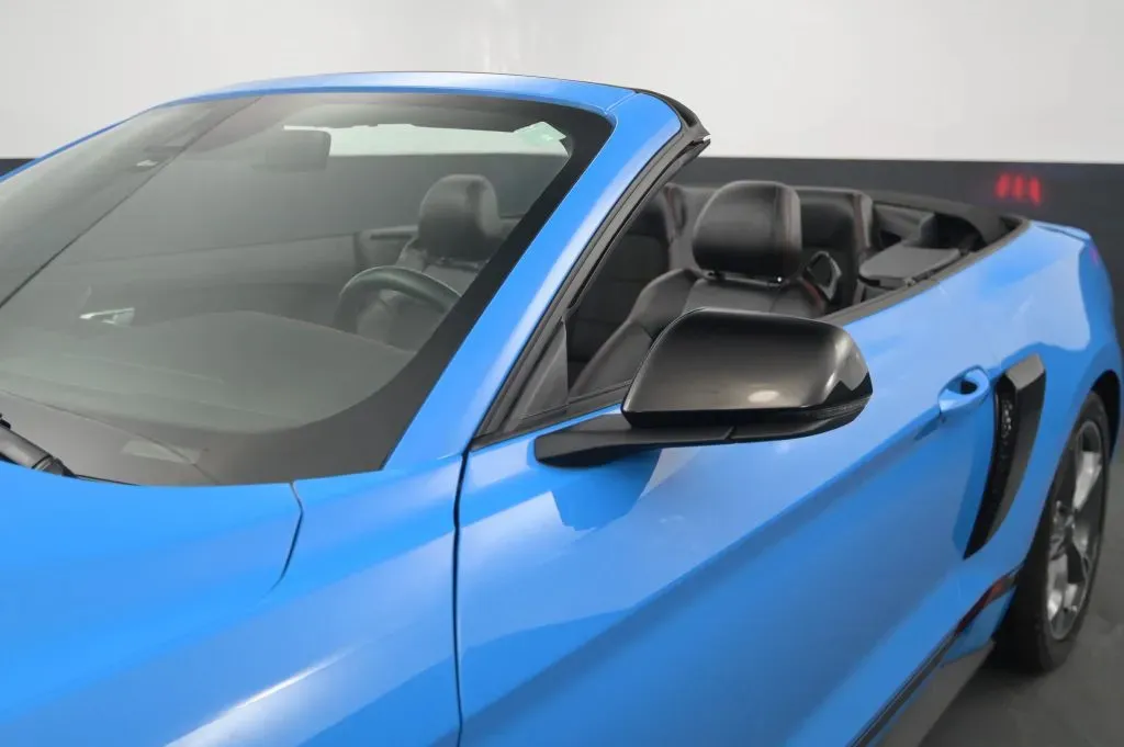 Ford Mustang photo 11