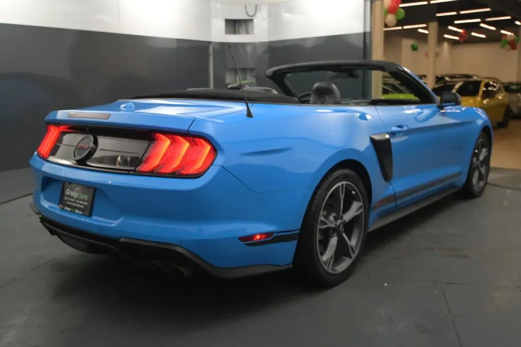 Ford Mustang photo 5