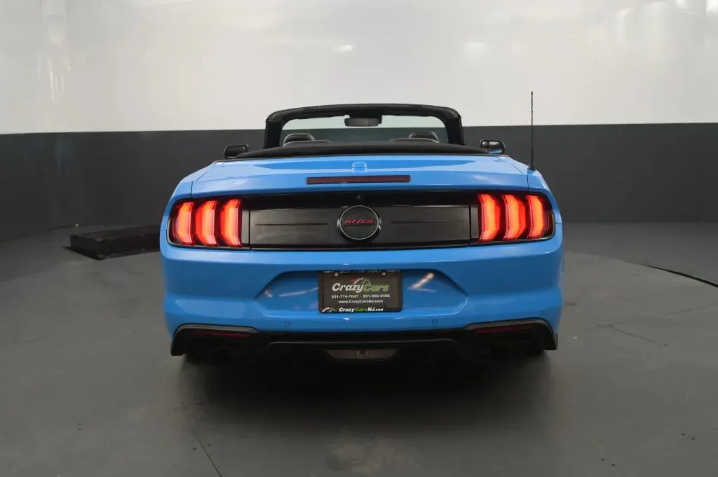Ford Mustang photo 4