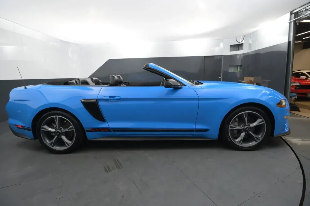 Ford Mustang photo 6