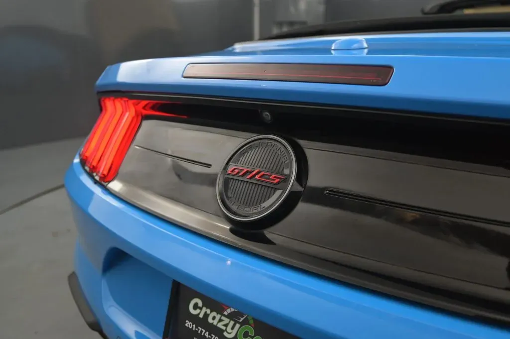 Ford Mustang photo 16