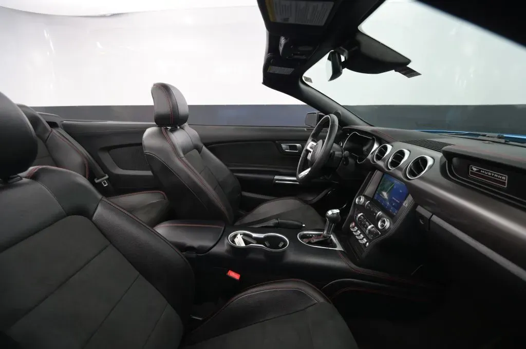 Ford Mustang photo 46