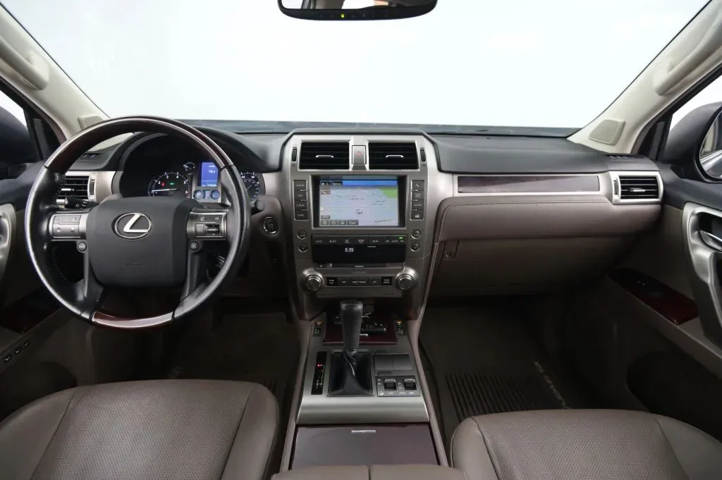 Lexus GX photo 32