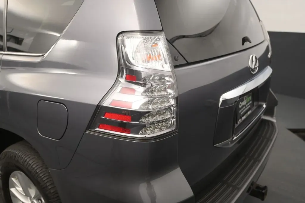 Lexus GX photo 15