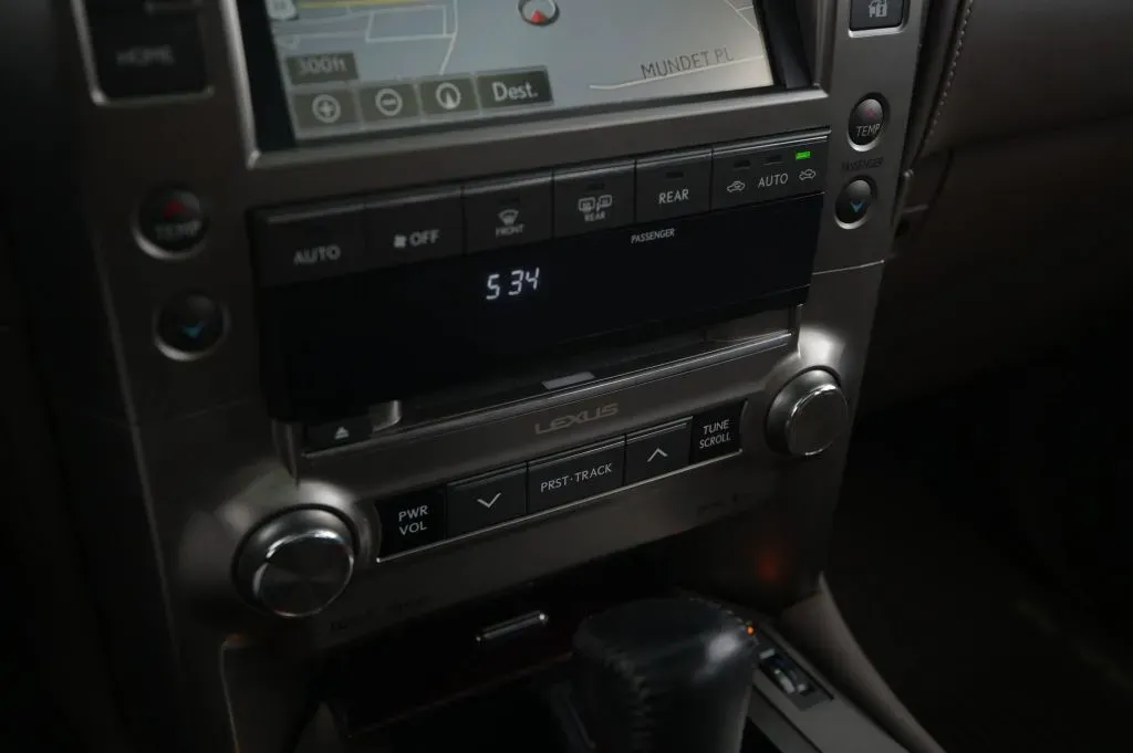 Lexus GX photo 27