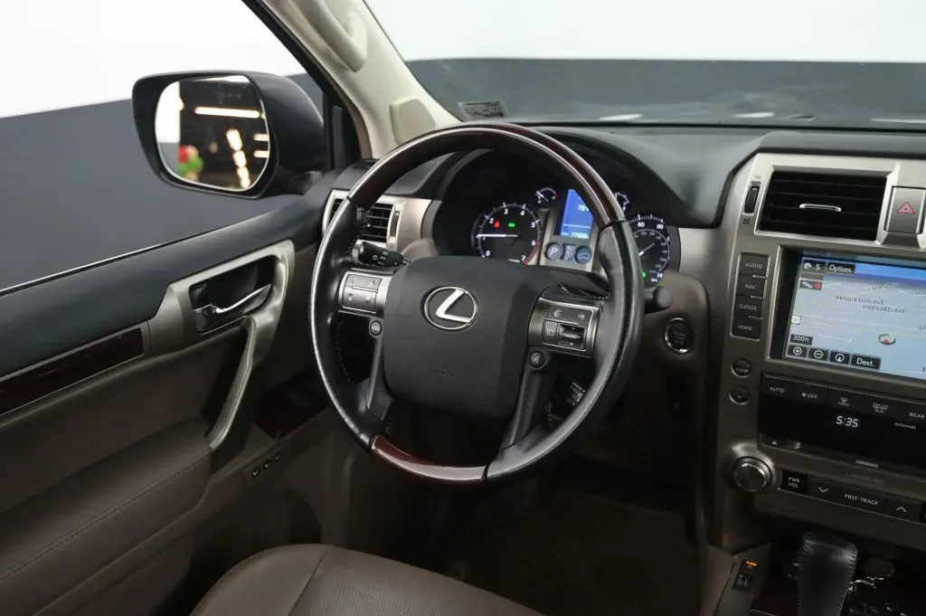 Lexus GX photo 35