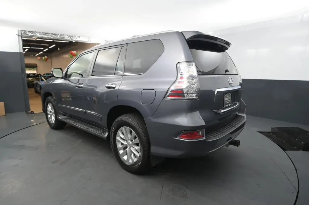 Lexus GX photo 3