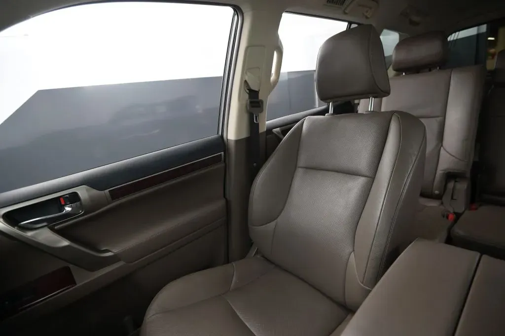 Lexus GX photo 30