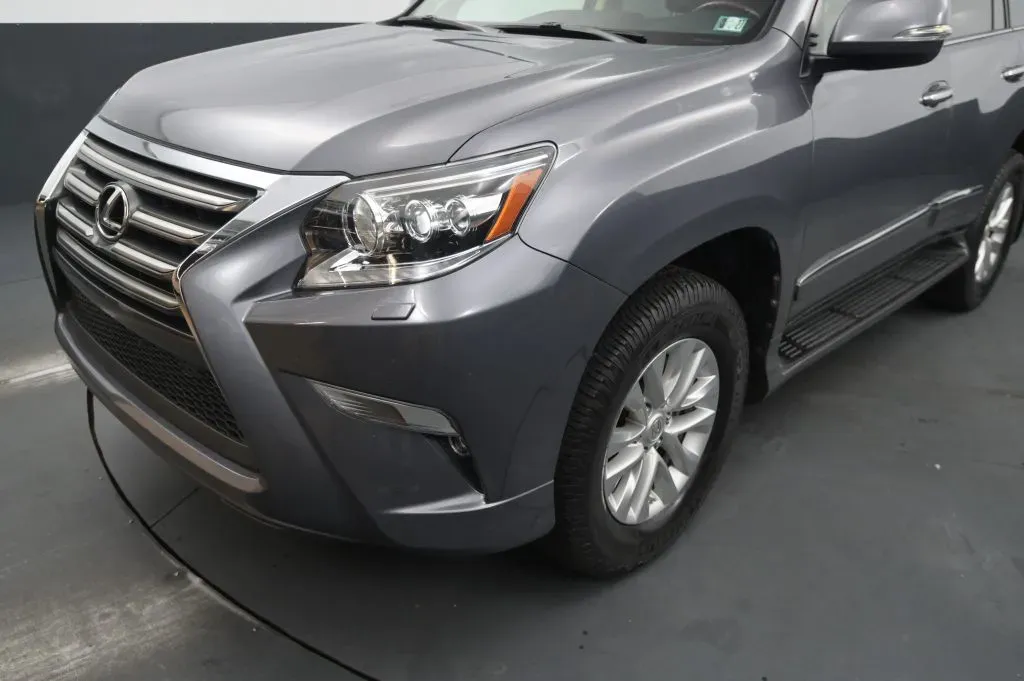 Lexus GX photo 8