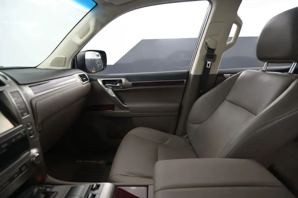 Lexus GX photo 29