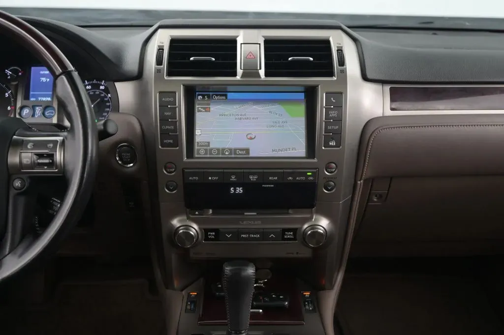 Lexus GX photo 33