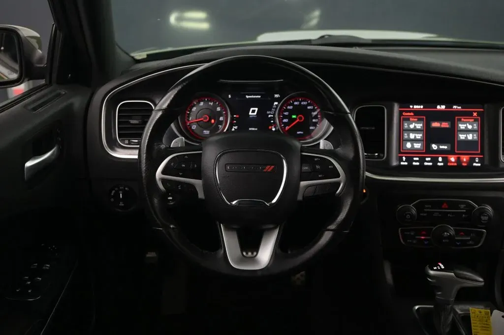 Dodge Charger photo 39