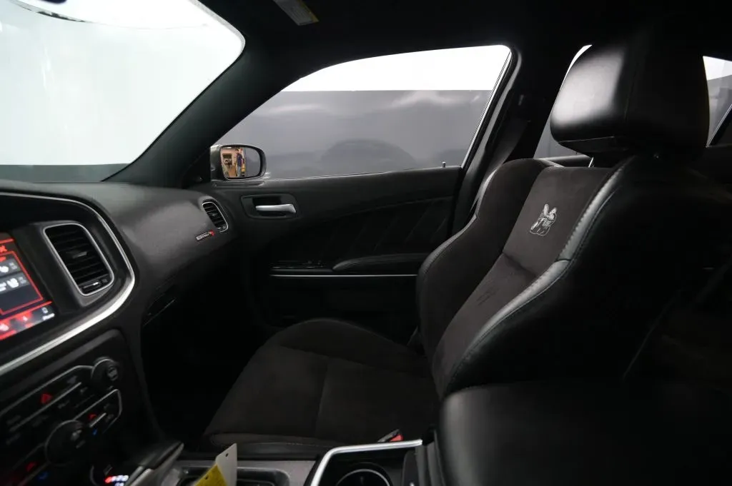 Dodge Charger photo 30