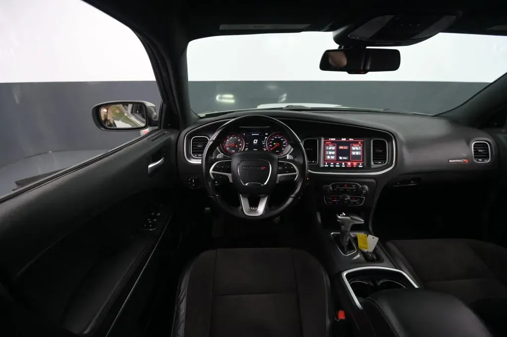 Dodge Charger photo 38