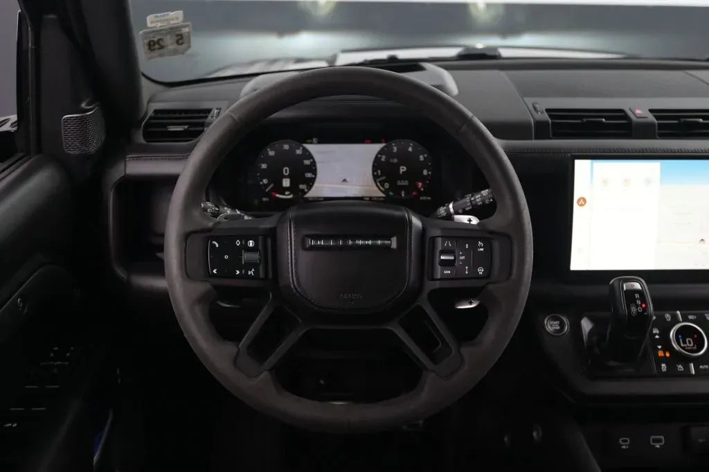 Land Rover Defender photo 41
