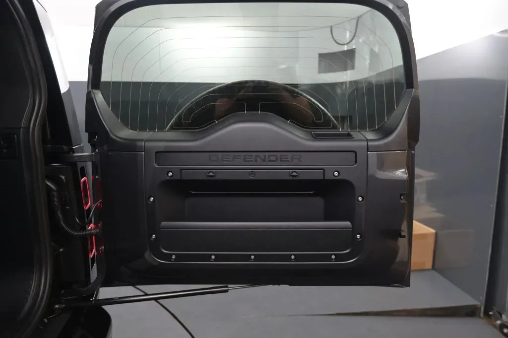 Land Rover Defender photo 53