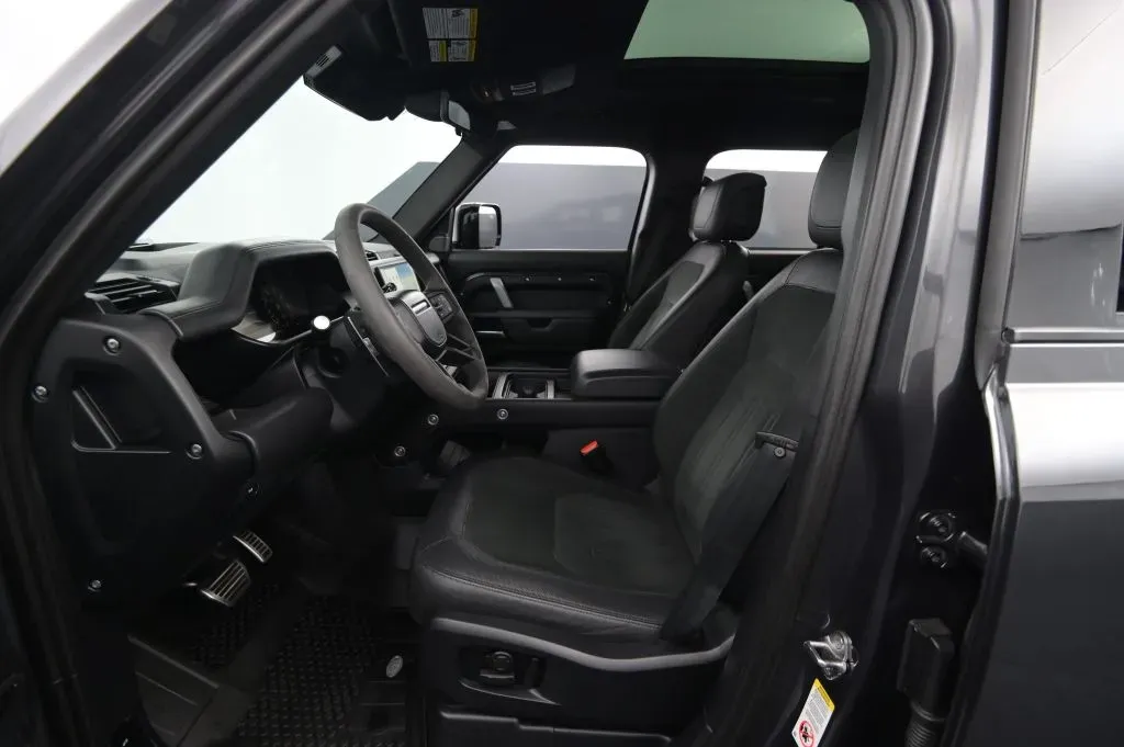 Land Rover Defender photo 42
