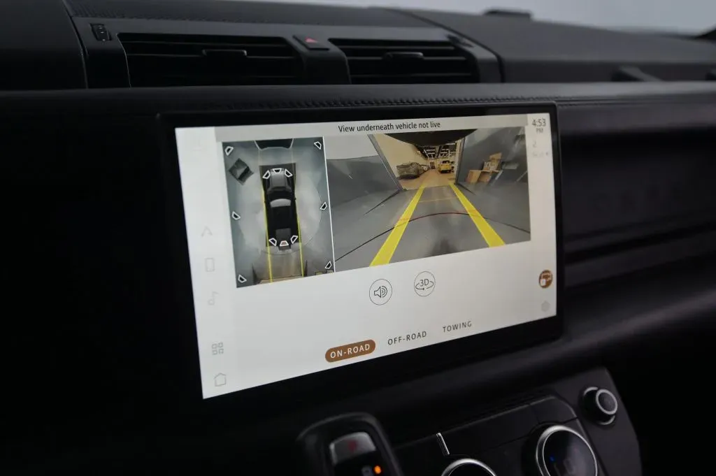 Land Rover Defender photo 30
