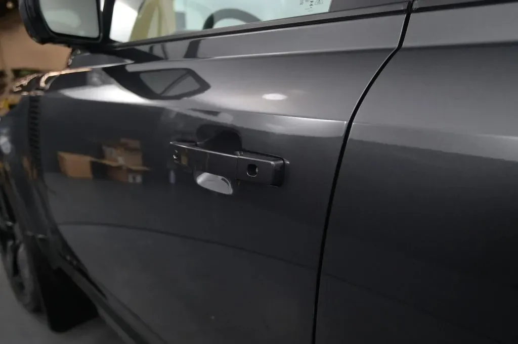 Land Rover Defender photo 13