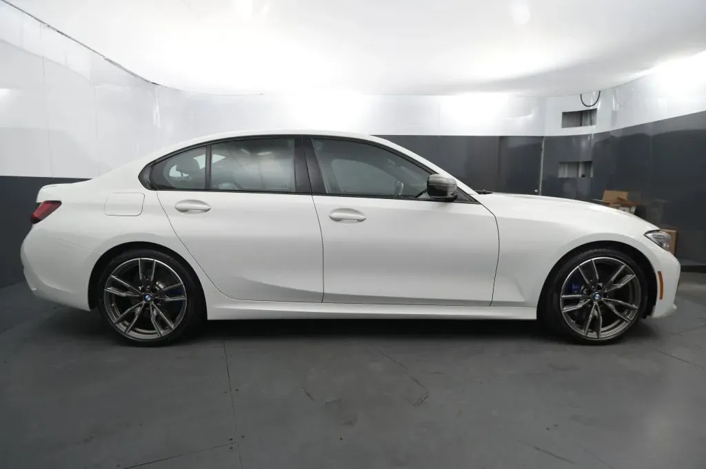BMW 3 Series photo 6