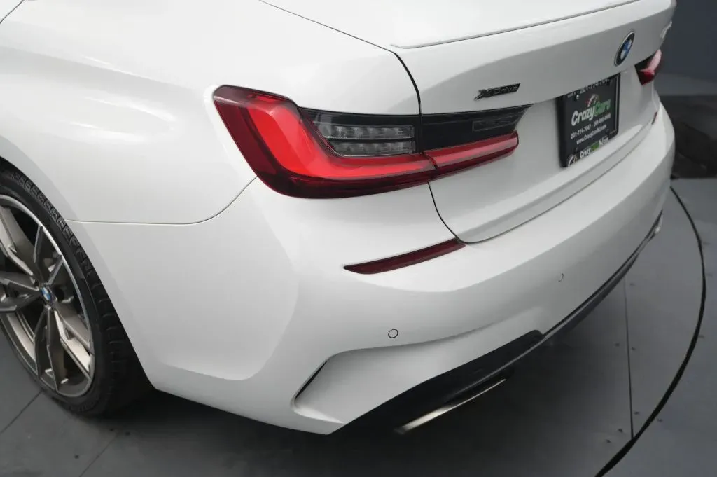 BMW 3 Series photo 16