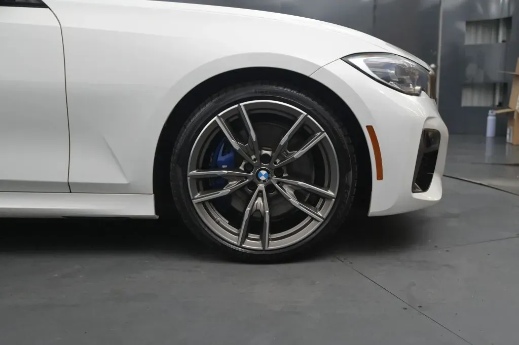 BMW 3 Series photo 19