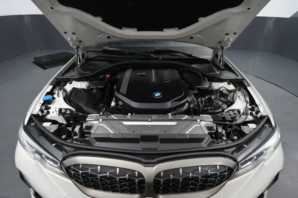 BMW 3 Series photo 20