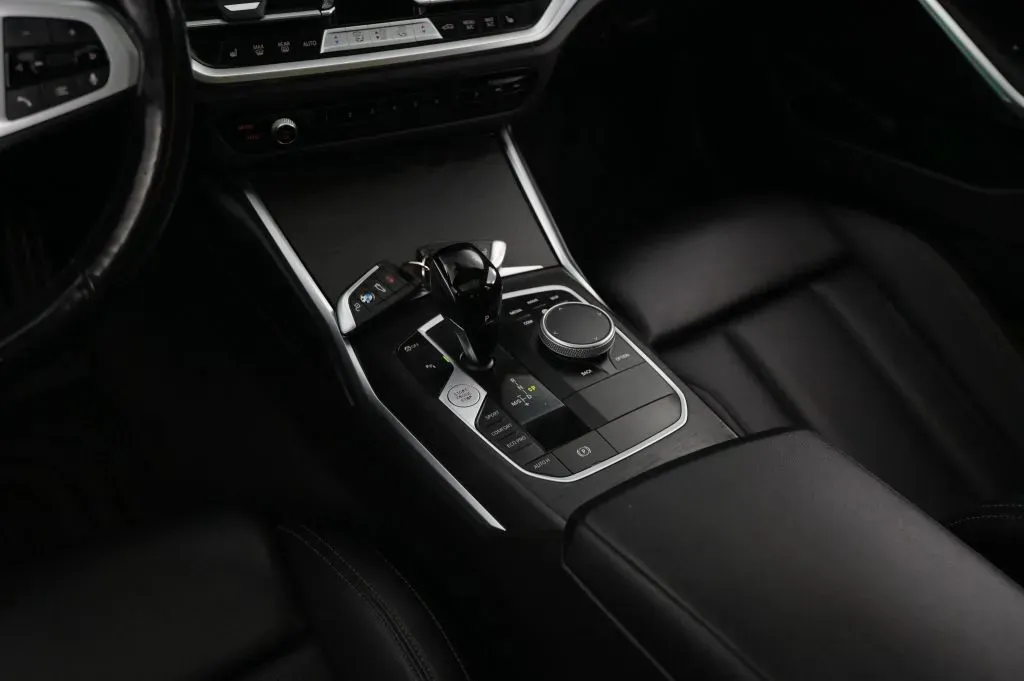 BMW 3 Series photo 36
