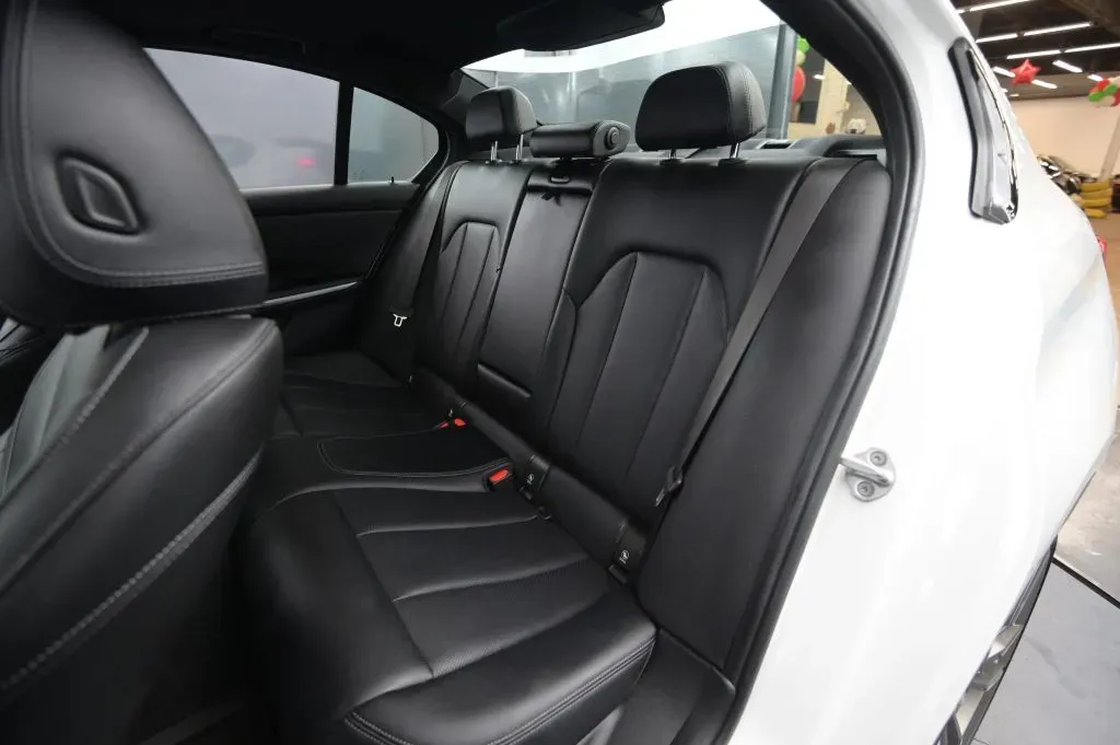 BMW 3 Series photo 47