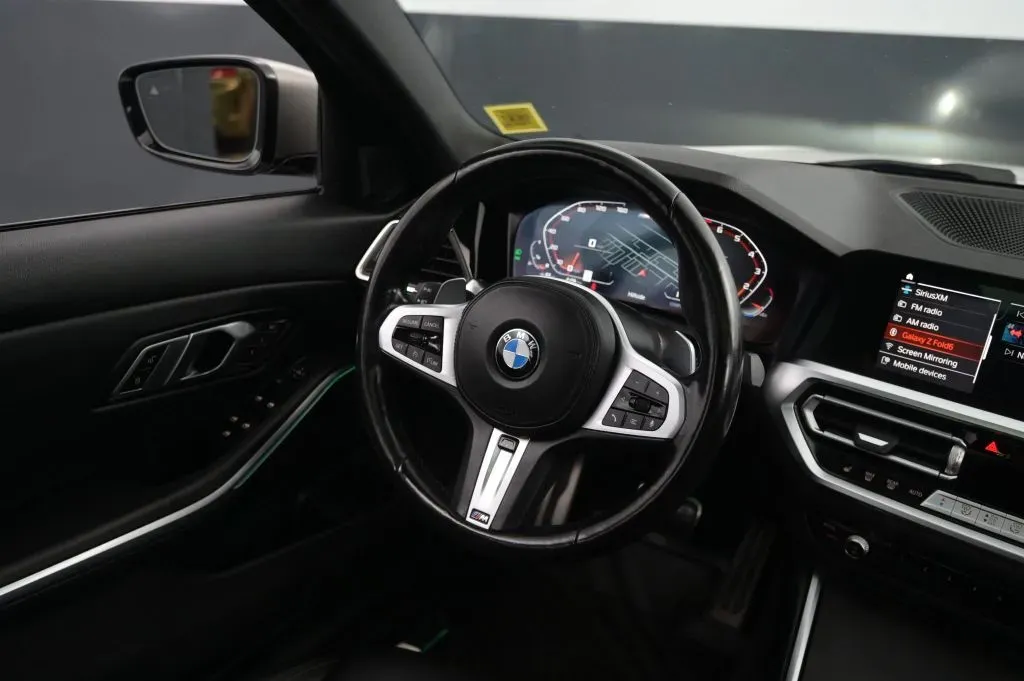 BMW 3 Series photo 35